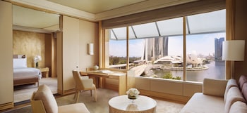 Premier Suite, 1 King Bed, Bay View (Bay View)