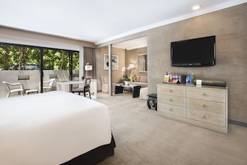 Deluxe Room, 1 King Bed