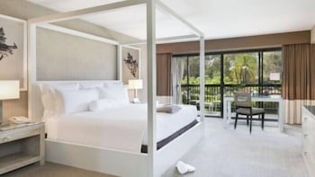 Deluxe Room, 1 King Bed