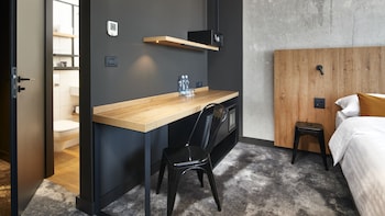 Family Room (Deluxe)