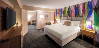 Mini Suite High Floor 1 King Non-Smoking