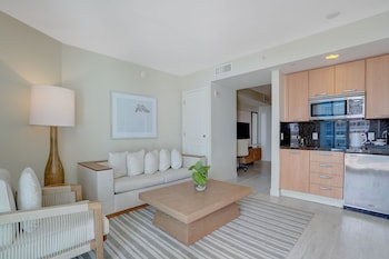 Deluxe Suite, 1 King Bed, Ocean View