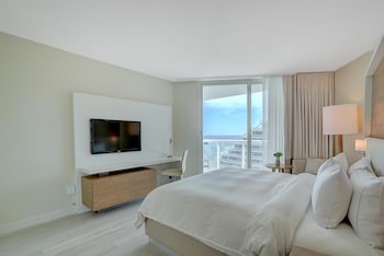 Suite, 1 King Bed, Ocean View