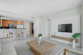 Suite, 1 King Bed, Ocean View