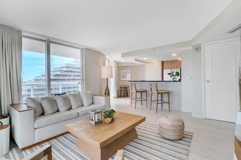 Suite, 1 King Bed, Oceanfront (Beach House)