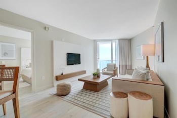Suite, 2 Queen Beds, Accessible, Bay View (Hearing)