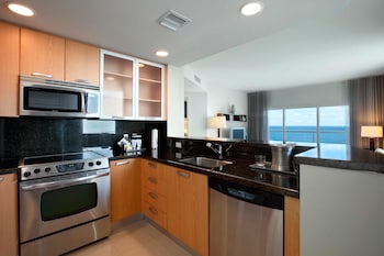 Suite, 1 King Bed, Ocean View