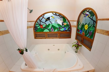 Superior Room, Jetted Tub