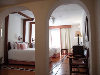 Room (Dog Friendly)