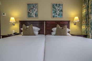 Standard Twin Room - Balcony & City View