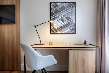 Junior Suite, Terrace, Mountain View