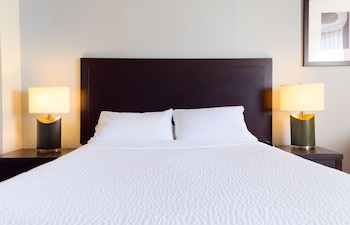 Standard Room, 1 Queen Bed