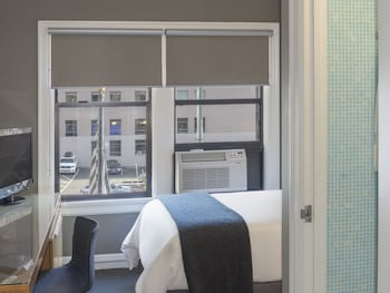 Standard Room, 1 Double Bed (Mini Full)