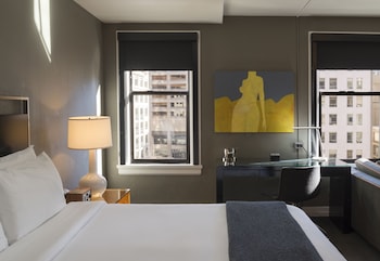 Premium Studio, 1 King Bed with Sofa bed (Max Studio King)