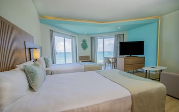 Junior Suite, Oceanfront (Elite Club | B2C-CA)