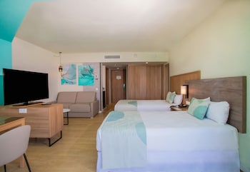 Junior Suite, Oceanfront (Elite Club | B2C-CA)