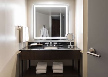 Regency, Suite