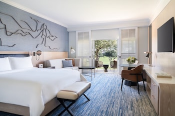 Double Room, 1 King Bed, Balcony, Golf View (Mobility Accessible, Roll-in Shower)