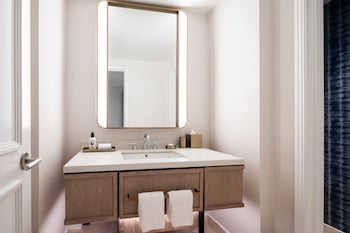 Deluxe Room, 2 Queen Beds, Tower (Hearing Accessible)