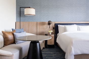 Deluxe Room, 1 King Bed, Balcony, Tower (Tower)