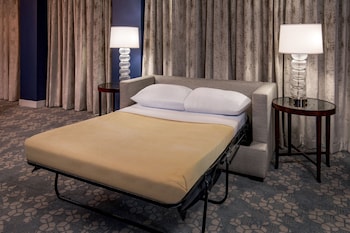 Junior Suite, 1 King Bed with Sofa bed