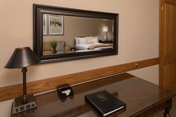 Superior Suite, 2 Queen Beds (Garden Tub, Sep. Shower, Pet Friendly)