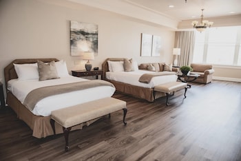 Superior Suite, 2 Queen Beds (Garden Tub, Sep. Shower, Pet Friendly)