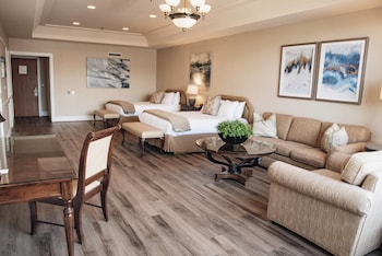 Superior Suite, 2 Queen Beds (Garden Tub, Sep. Shower, Pet Friendly)