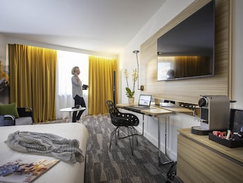 Junior Suite, 1 Double Bed with Sofa bed