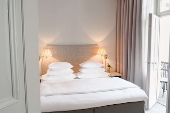 Courtyard Suite