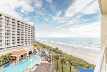 2 Queen Beds ocean front view
