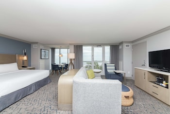 King Bed Junior Suite ocean front w/ sofa bed
