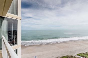 King Bed Junior Suite ocean front w/ sofa bed