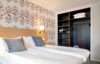 Deluxe Double Room, 1 King Bed with Sofa bed (Including a light evening meal)