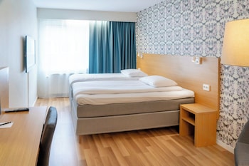 Standard Twin Room (Including a light evening meal)