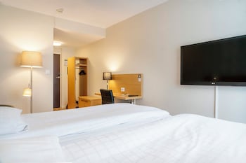 Standard Twin Room (Including a light evening meal)