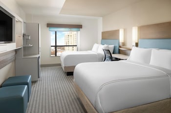 Standard Room, 2 Double Beds, Accessible Bathtub (Communications)