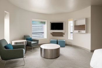 Suite, 1 King Bed (Walk-In Shower)