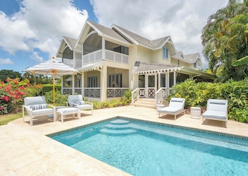 Six Bedroom Palm Grove Villa