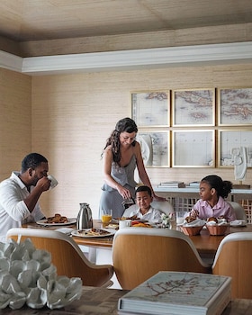 Alexander Suite