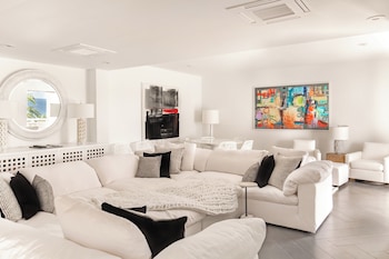 Five Bedroom Mahogany Hill Estate