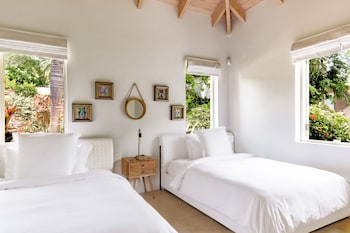 Three Bedroom Palm Grove Villa
