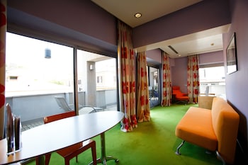 Suite Junior con Moquette o Pavimento