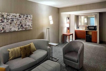 Deluxe Studio Suite, 1 King Bed