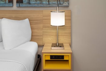 Standard Room, 1 King Bed