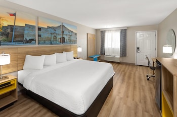 Standard Room, 1 King Bed