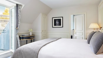 Suite, 1 Bedroom, Balcony (Opera View)