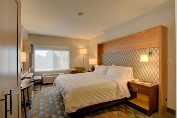 Standard Room, 1 King Bed, Accessible (Mobility)