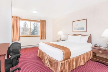 Standard Room, 1 Queen Bed