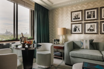 Suite (Westminster)